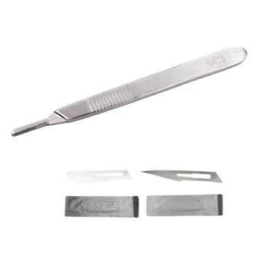 Scalpel Handle with two sample blades