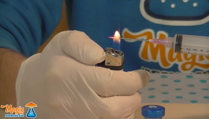 Nadel der Sporenspritze sterilisieren