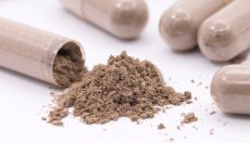 Aufgeschlagenes Microdosing-Tagebuch – deine Psilocybin-Microdosing-Praxis dokumentieren