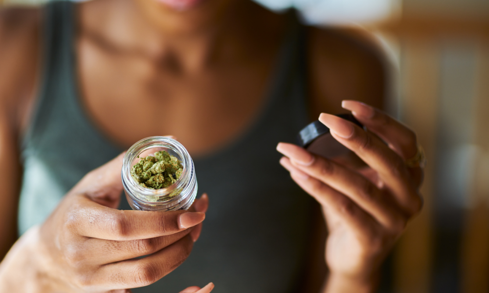 Historische Wurzeln von Yoga und Psychedelika mit Cannabis und Shiva