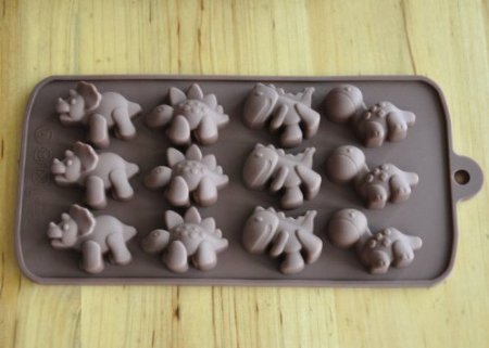 moule en silicone en forme de dinosaure pour chocolats aux champignons magiques